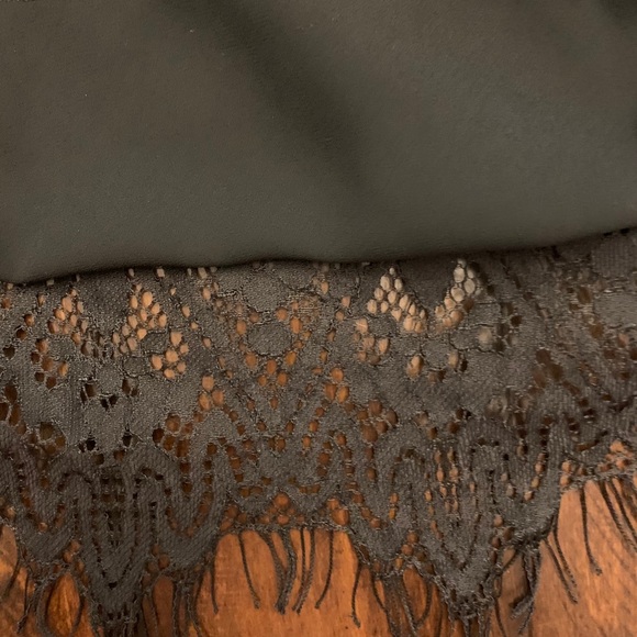 Loft Black 3/4 sleeve top lace overlay sz M - Picture 6 of 6